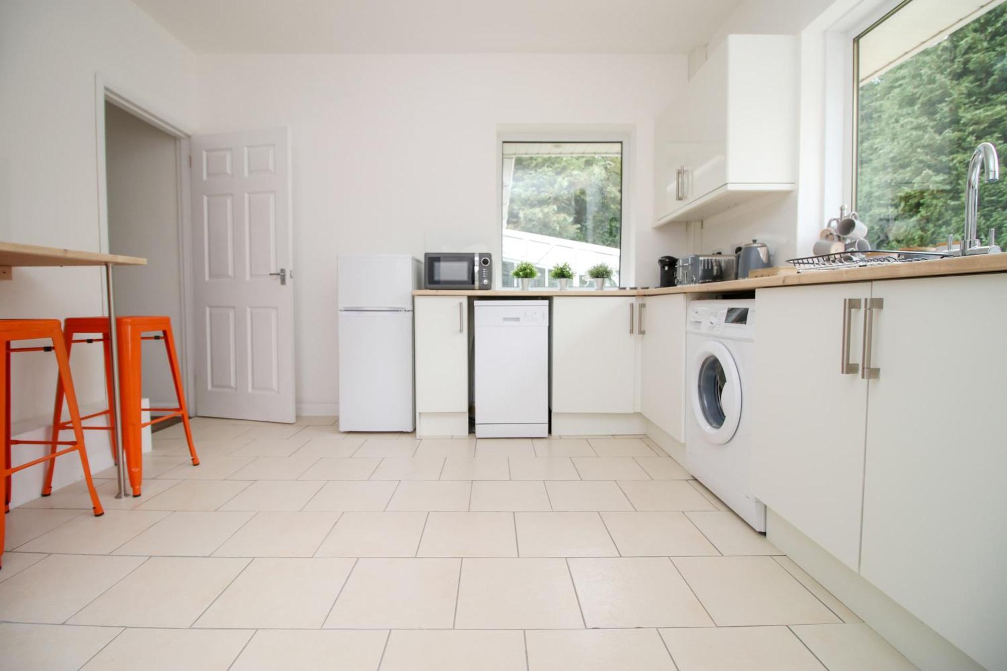 The Lockett Wonderful Large Bungalow Plympton, Plymouth Free Parking By Staystaycations Exteriér fotografie